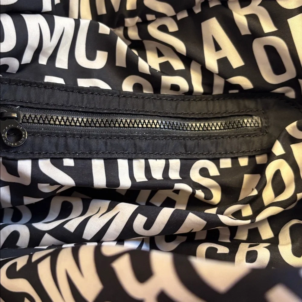 Marc Jacobs Removable Adjustable Strap Zippered Black Baby Bag/Tote Bag